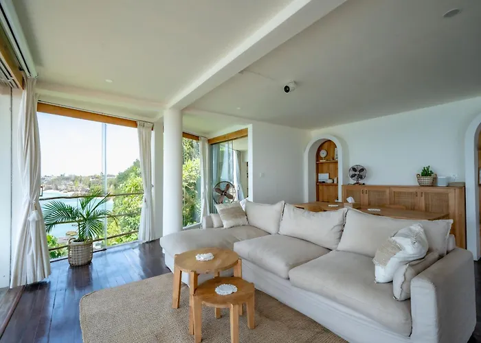 Bingin Glasshouse Villa Uluwatu (Bali)
