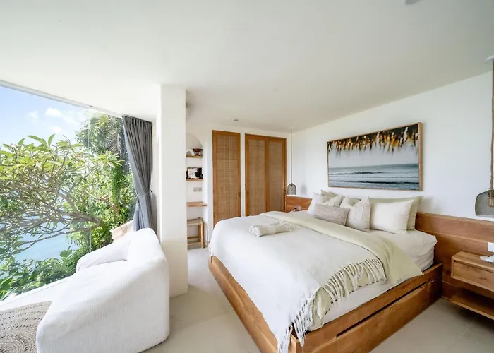 Bingin Glasshouse Villa