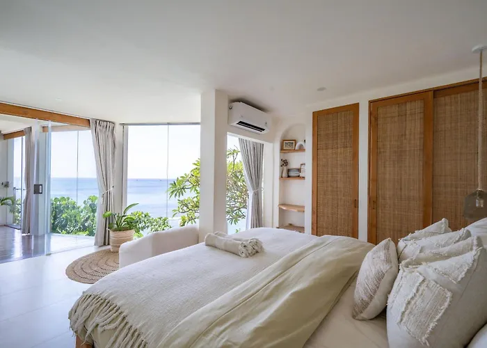Bingin Glasshouse Villa *