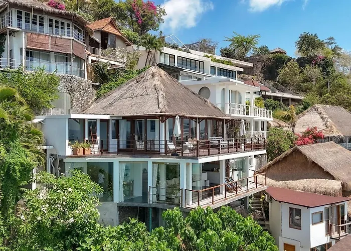Bingin Glasshouse Villa *
